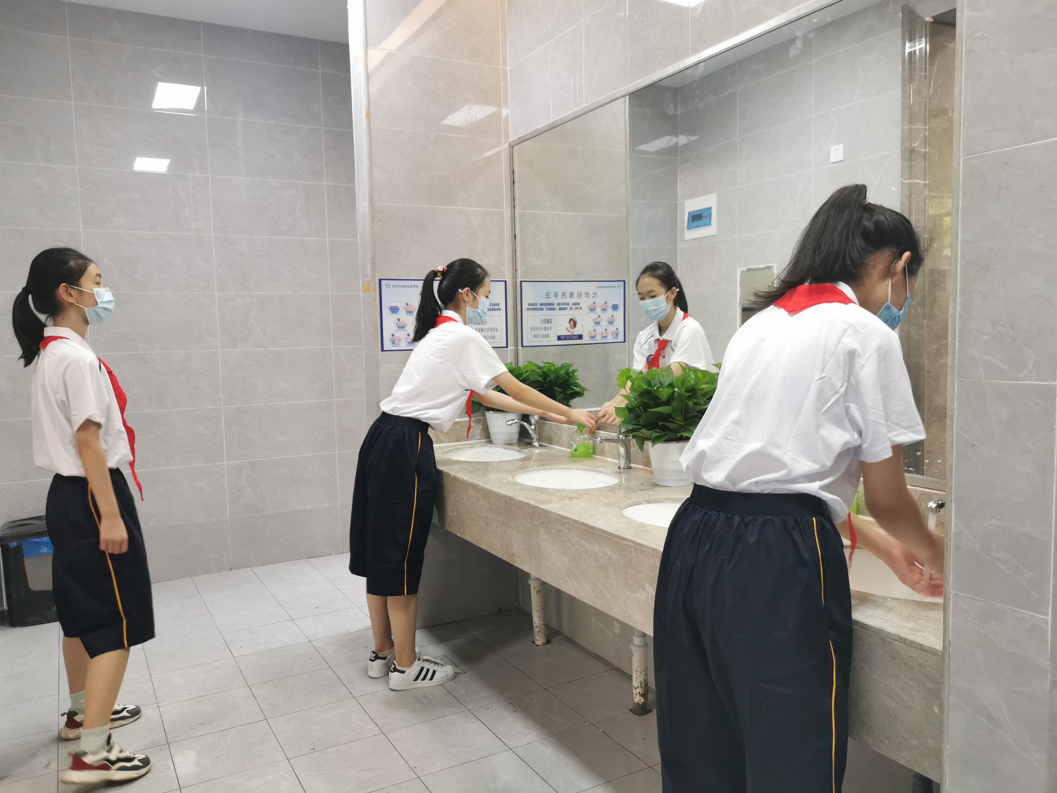 餐前洗手.jpg 餐前洗手.jpg